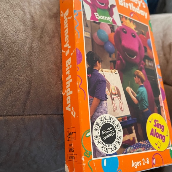 Barney's Birthday - Sing Along 1992 VHS Tape ages 2-8 preowned - Picture 3 of 3
